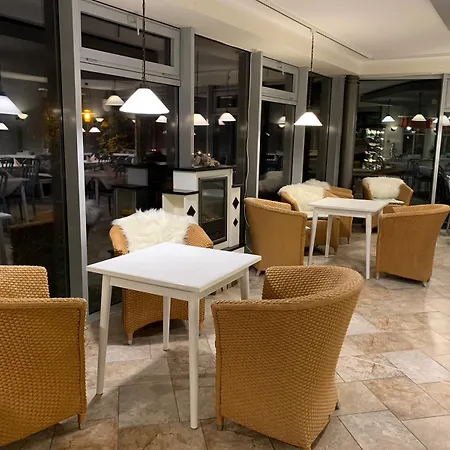 德尔布鲁德霍赫贝格酒店 招待所 4*