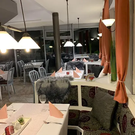 Casa de hóspedes Drei Brueder Hoehe 3*